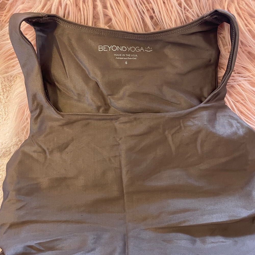 BEYOND YOGA METALLIC TOP !
